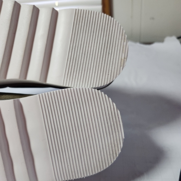 Maeve Hunter Green Puffy Platform Slippers Size Medium 8-9 - Picture 8 of 16